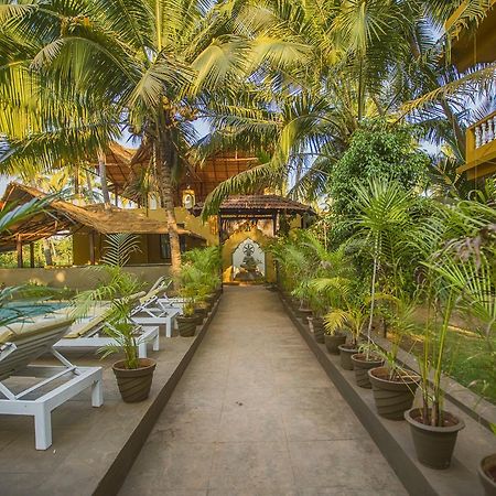 Devarya Wellness Beach Resort Morjim Dış mekan fotoğraf