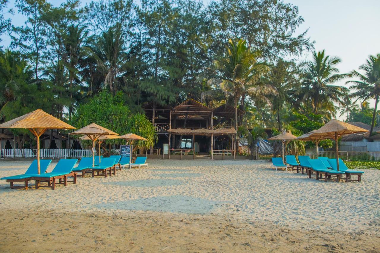 Devarya Wellness Beach Resort Morjim Dış mekan fotoğraf