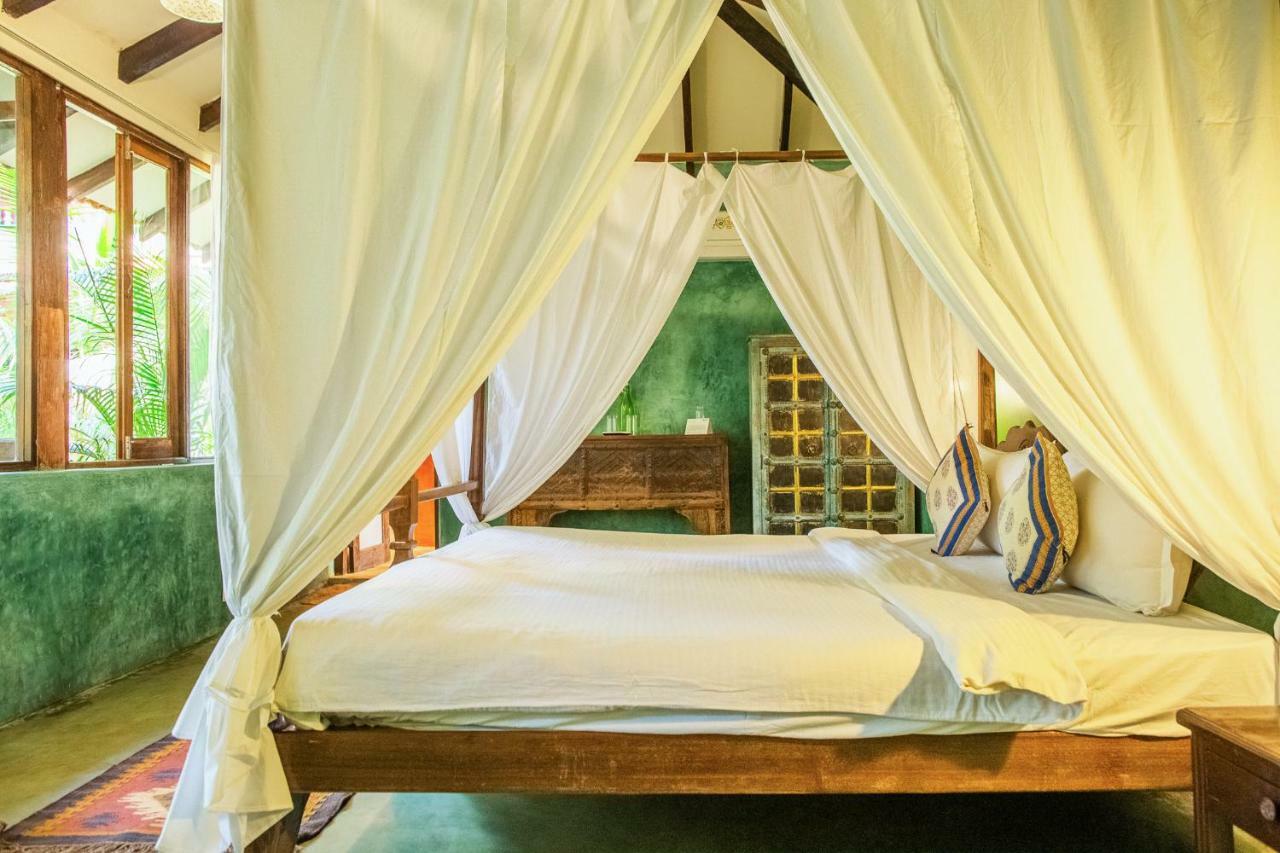Devarya Wellness Beach Resort Morjim Oda fotoğraf